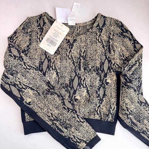 Fabletics Animal Snakeskin Print Long Sleeve Crop Top L - Picture 1 of 4